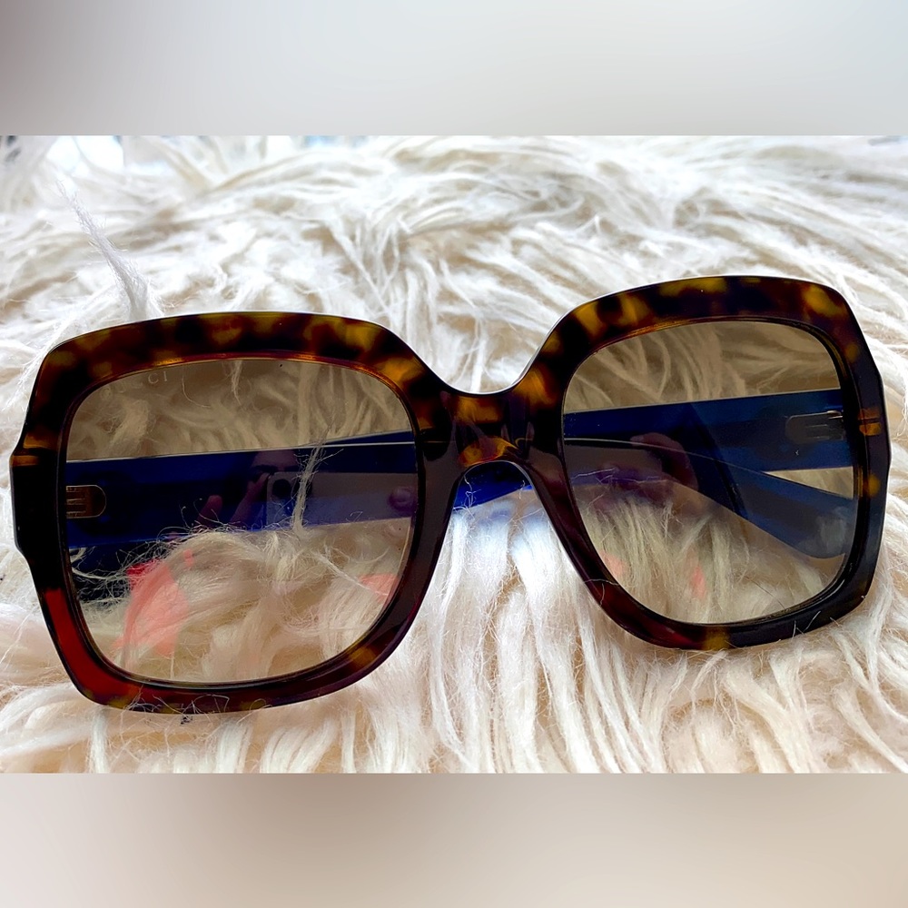 Authentic Gucci sunglasses - Picture 1 of 9